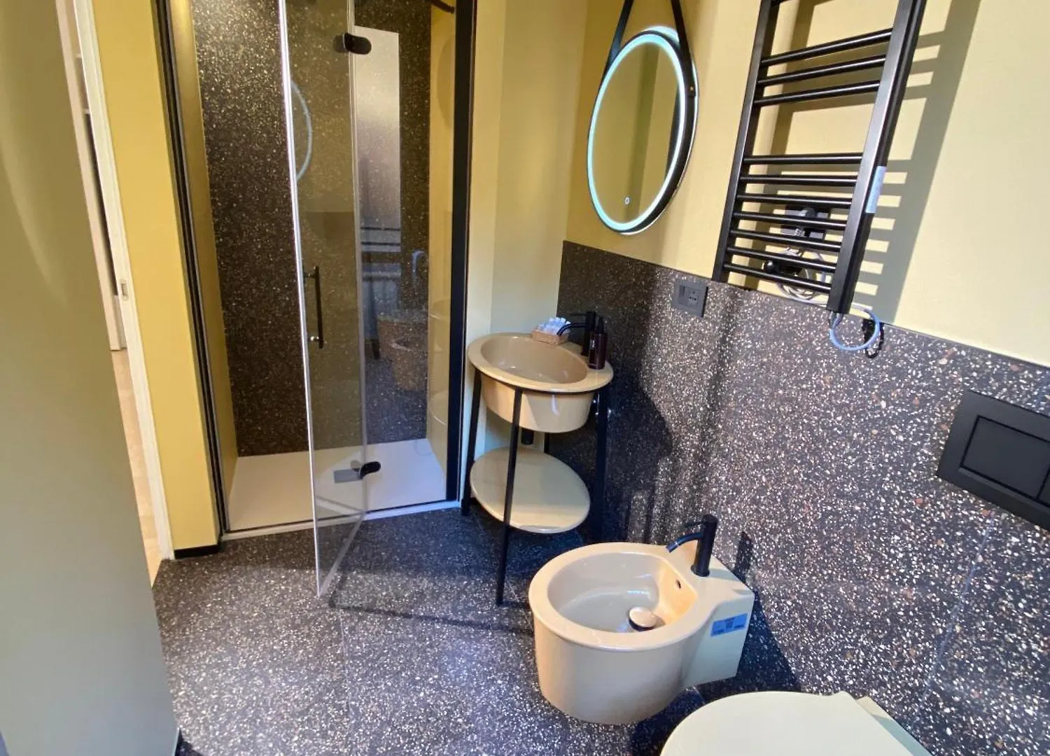 Le Tre Gemme - Luxury Rooms 拉文纳